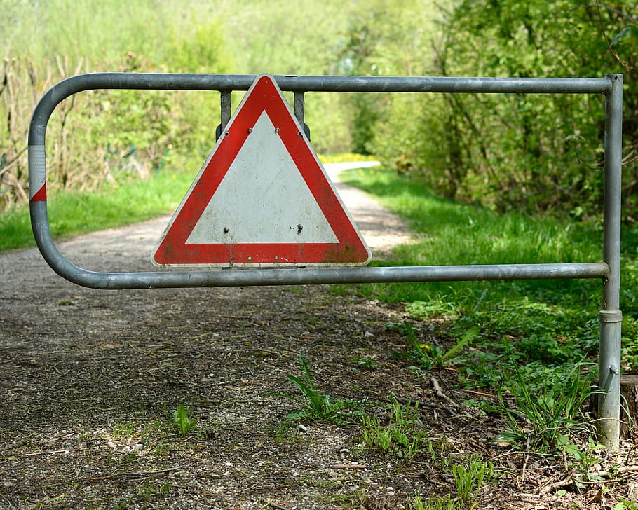demarcation, limit, barrier, away, path, private, warning, stop HD wallpaper