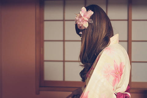 geisha with long curl hair and flower hair piece, kimono, japan HD wallpaper