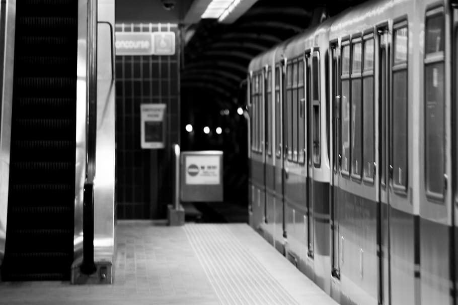 subway, station, train, transportation, urban, black and white HD wallpaper