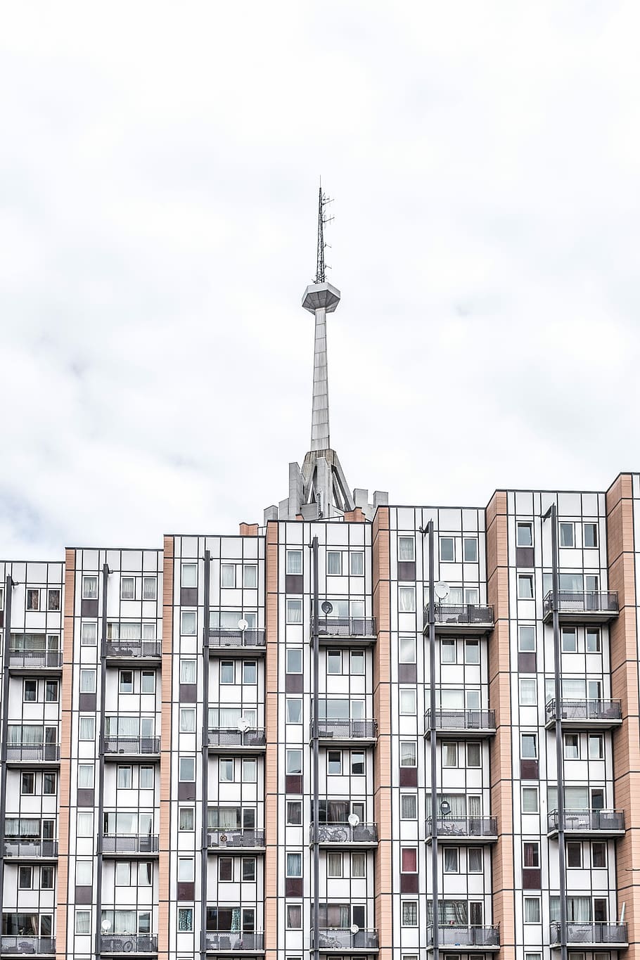 brown and white painted building and tower at daytime, white, brown, and brown high-rise building HD wallpaper