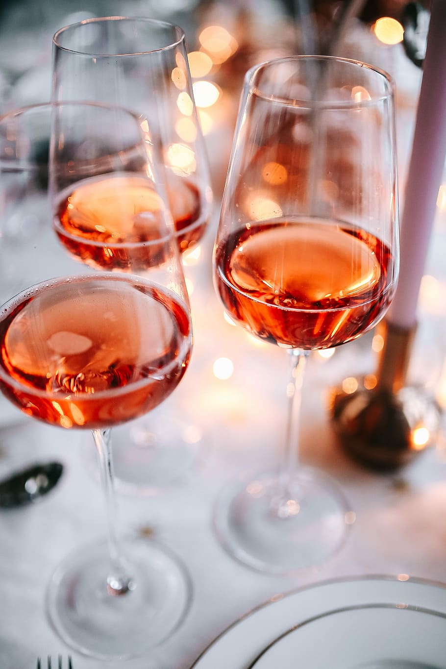 Rose wine glass on christmas table, holidays, tableware, decorations HD wallpaper