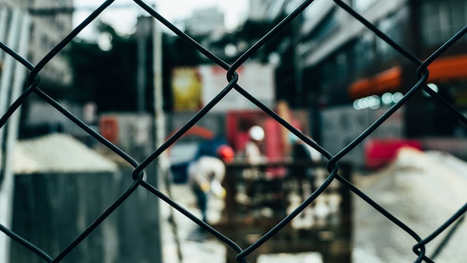 fence, wire, barrier, construction, people, blur, chainlink fence HD wallpaper