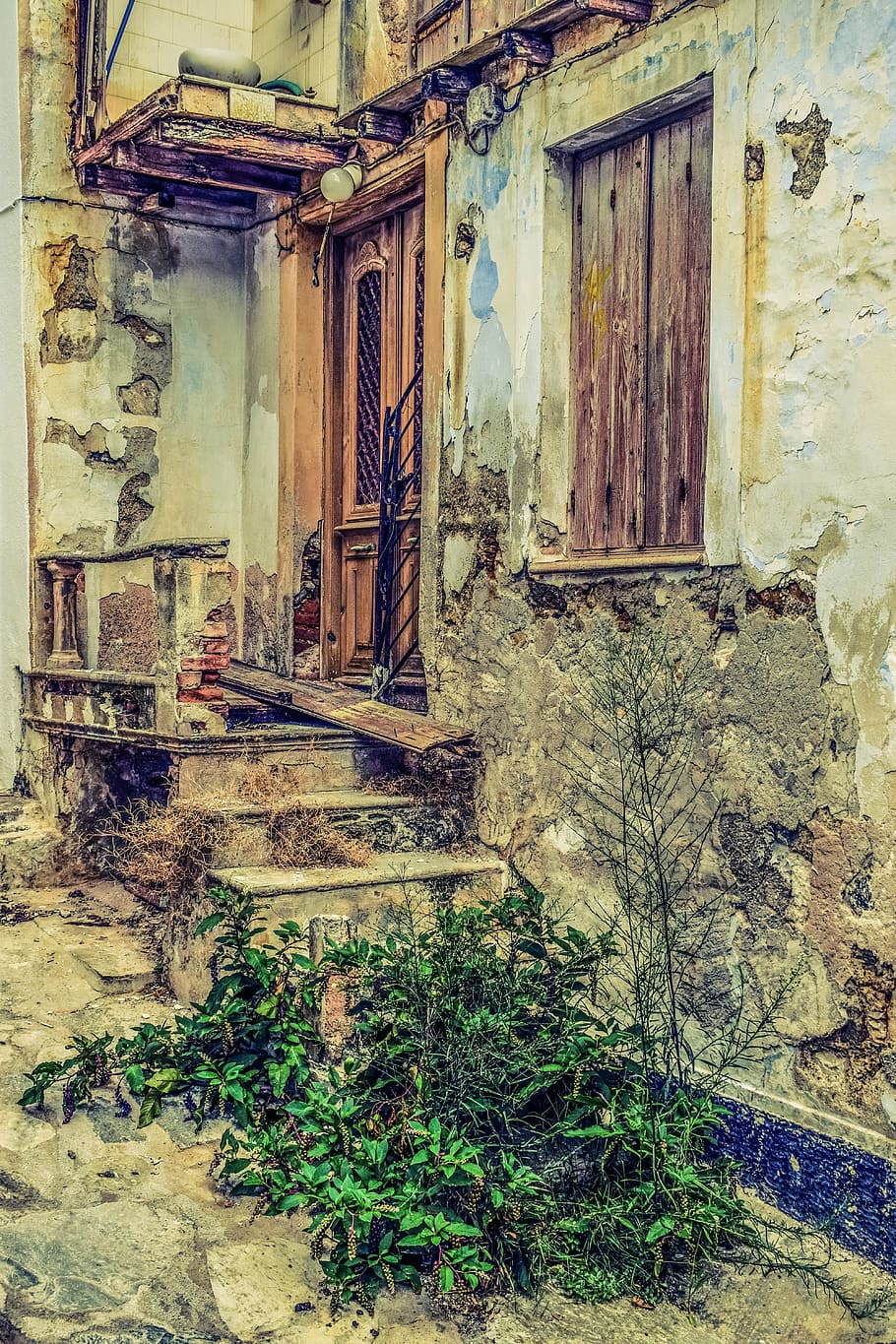 old house, damaged, weathered, abandoned, decay, grunge, dirty HD wallpaper