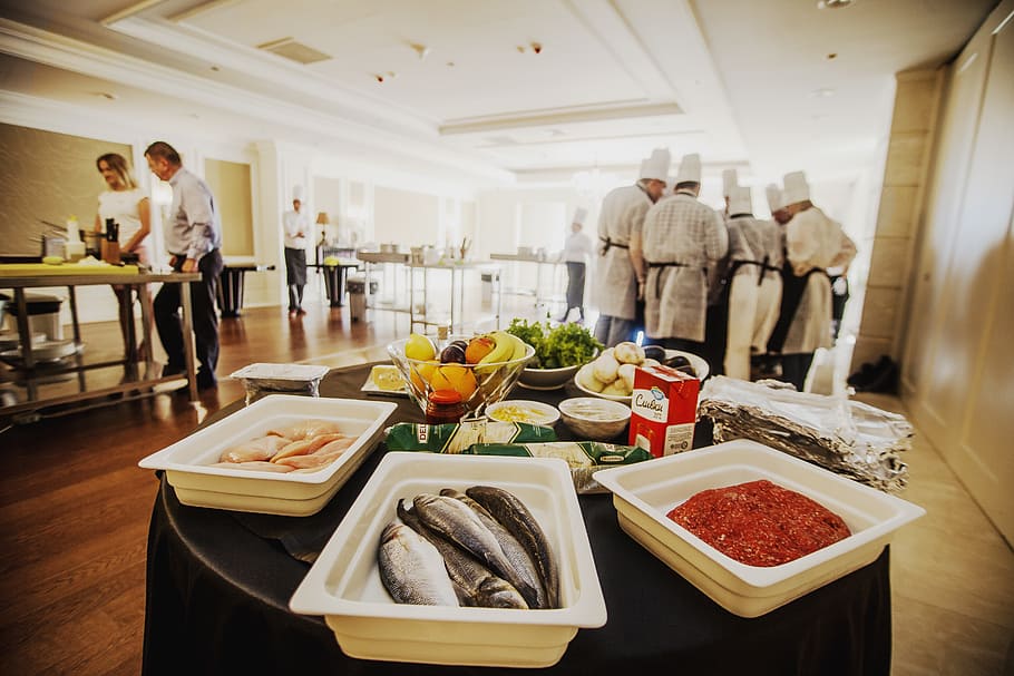 silver fishes in brown tray, food, drinks, restaurant, food and drink HD wallpaper