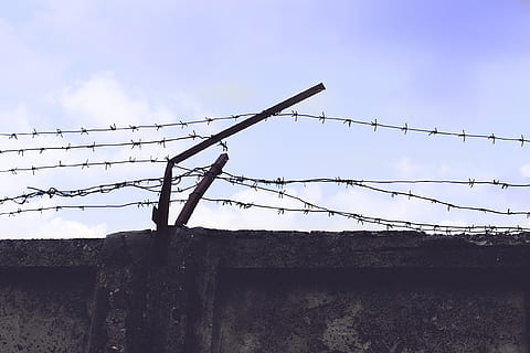 high angle photography of concrete wall with barbed wire, dom HD wallpaper