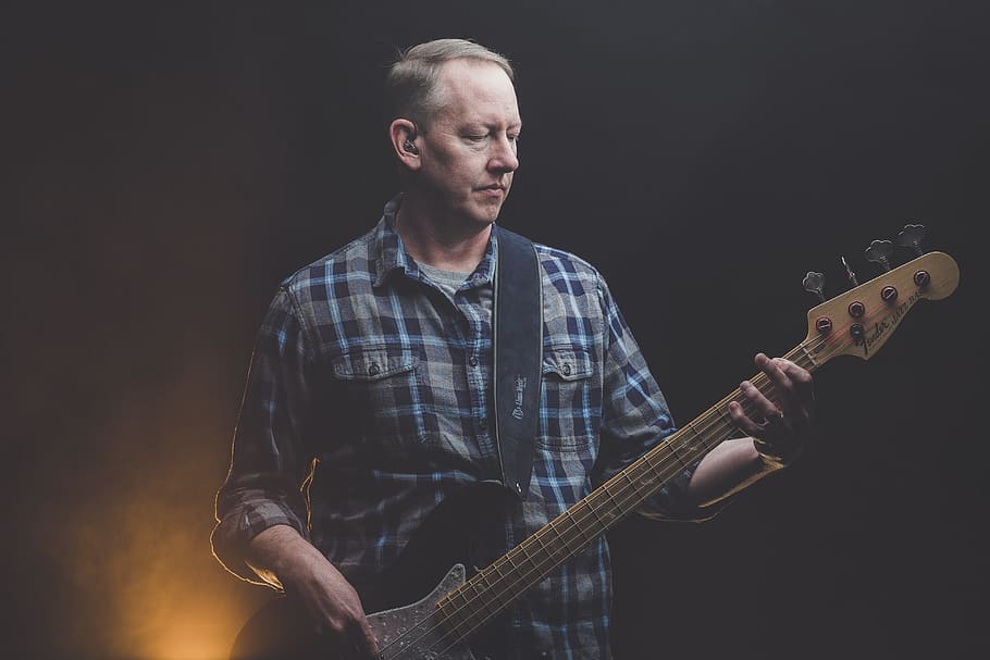 people, old, elderly, man, stage, musician, guitarist, play HD wallpaper