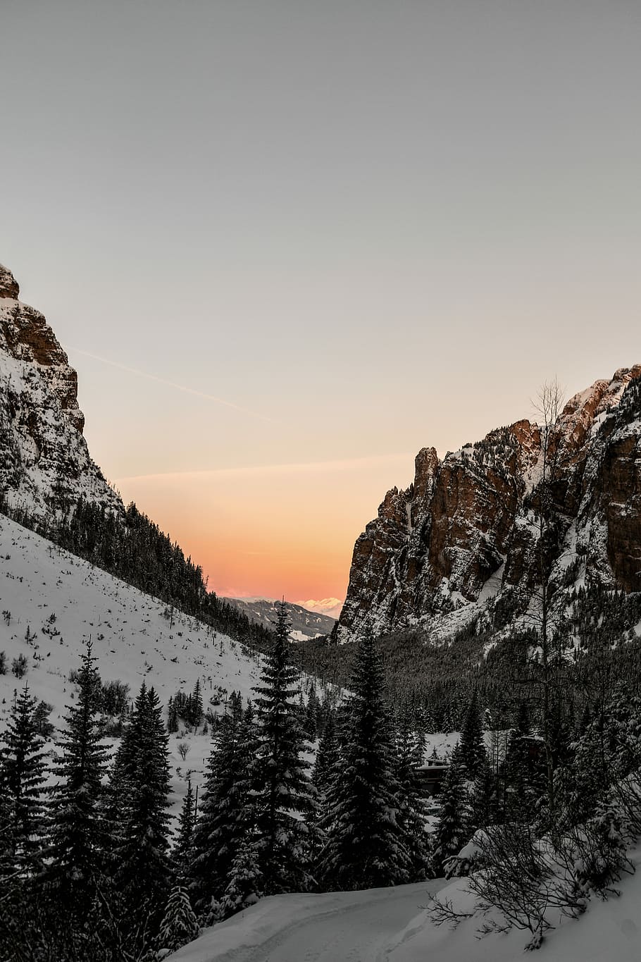 mountain covered by snow at golden hour, mountains covered with snow HD wallpaper