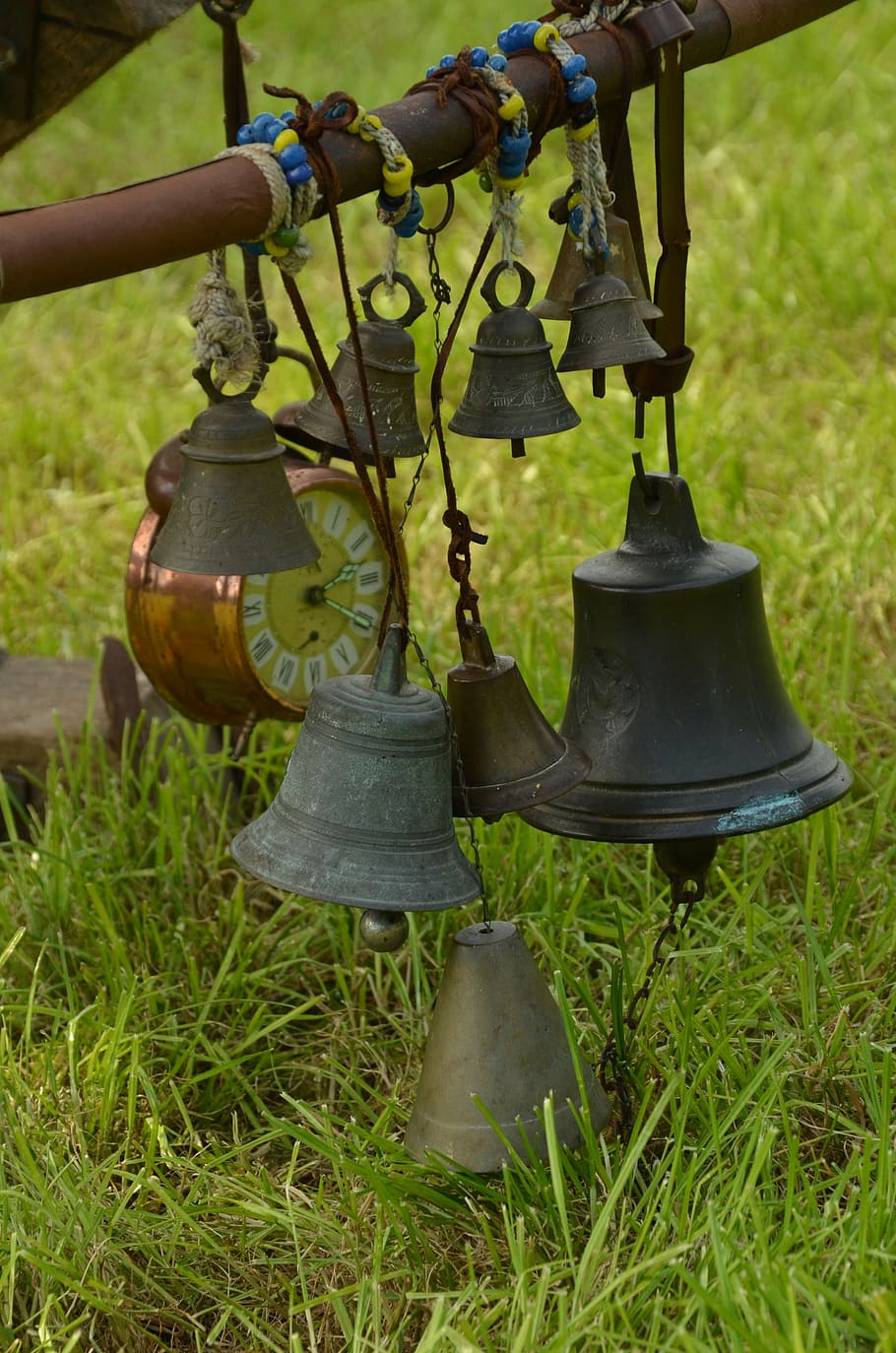 clock, call, old, decoration, sound, hanging, grass, plant HD wallpaper