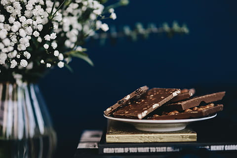 Close up a nut chocolate bar, sweet, candy, dark, food, no People HD wallpaper