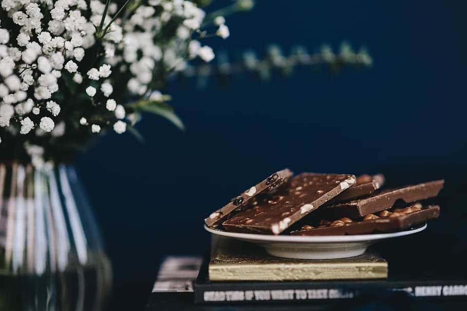 Close up a nut chocolate bar, sweet, candy, dark, food, no People HD wallpaper