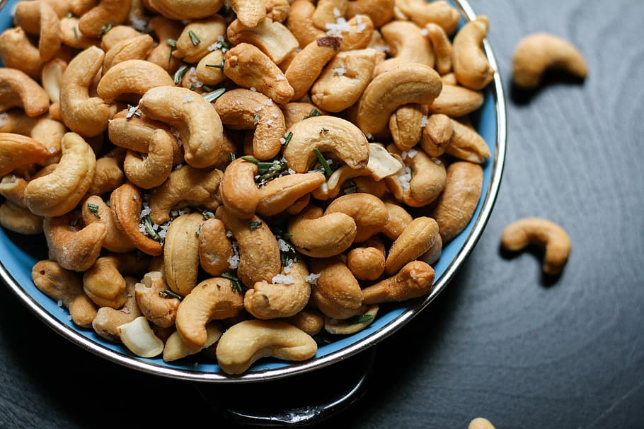 Cashew nut PNG transparent image download, size: 3109x1793px