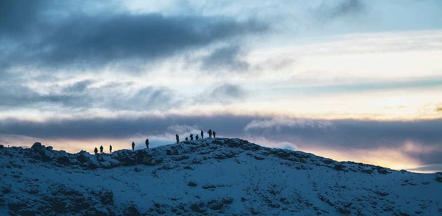 silhouette of people on mountain, silhouette of people on snow covered mountain HD wallpaper