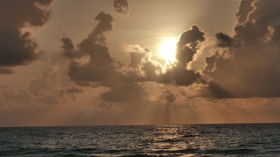 clouds, back light, water, sunbeam, cloud formation, rays, sky HD wallpaper