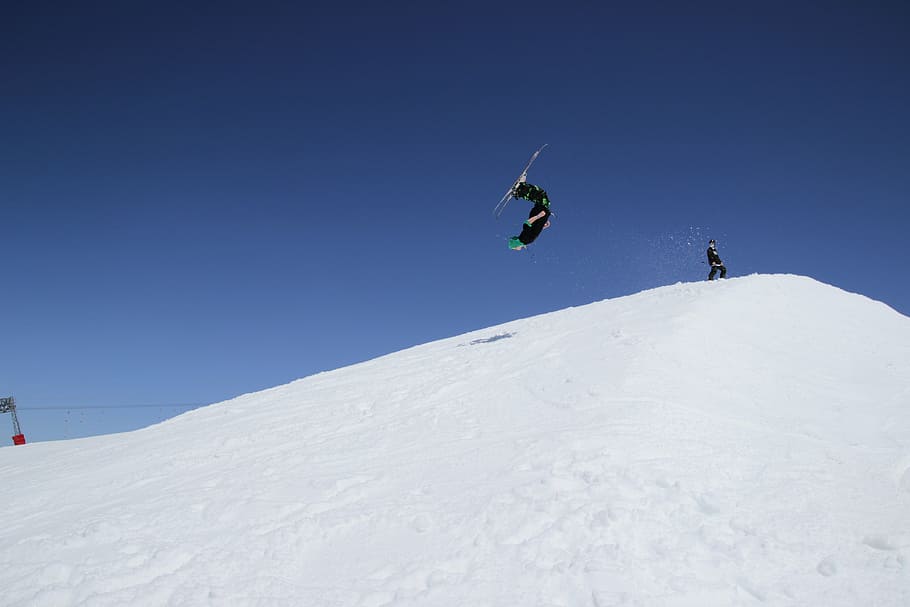 person snowboarding, skiing, artistic, blue sky, mountain, sports HD wallpaper
