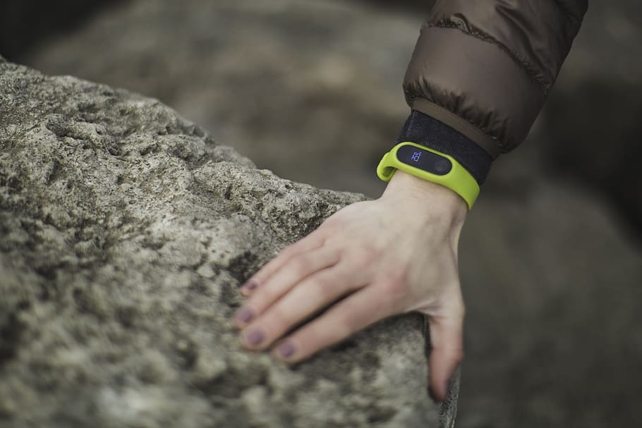 person wearing green fitness tracker, band, exercise, health HD wallpaper