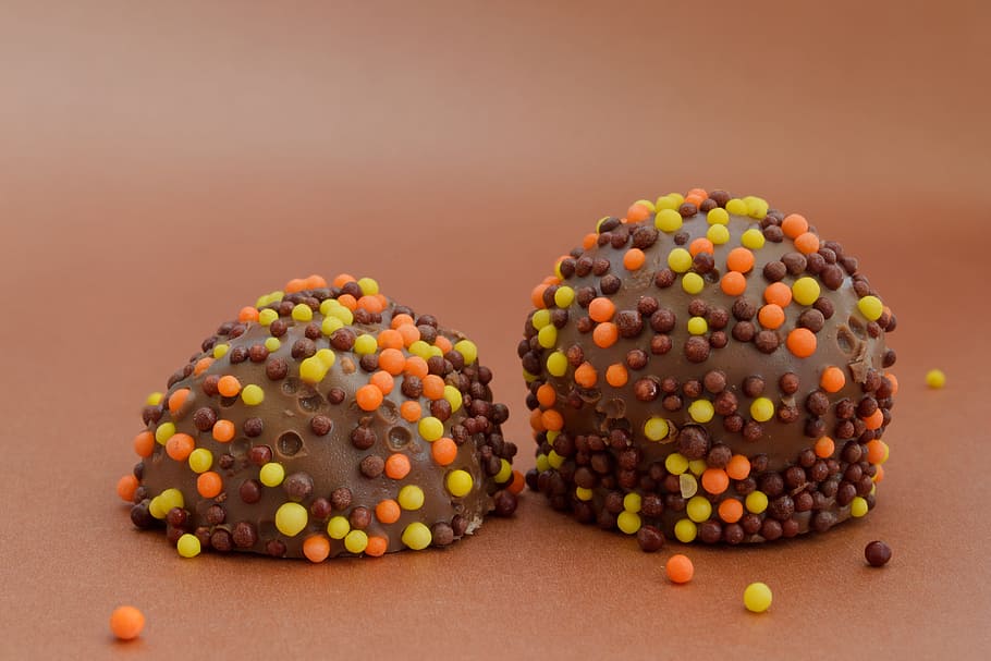 chocolate coated candy, food, products, sweets, easter, chocolate candy HD wallpaper