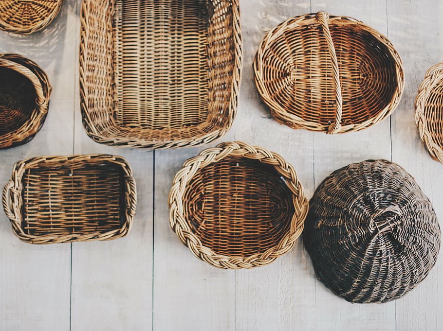 assorted-shape woven basket lot, brown, wicker, baskets, objects HD wallpaper