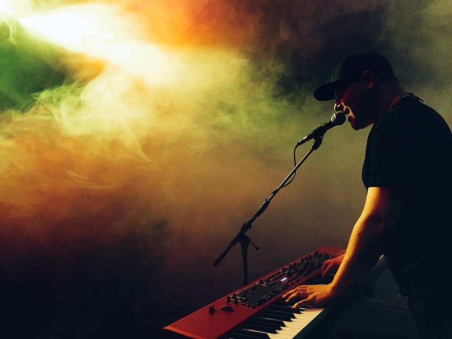 man playing keyboard while singing, red, electronic, musician, HD wallpaper