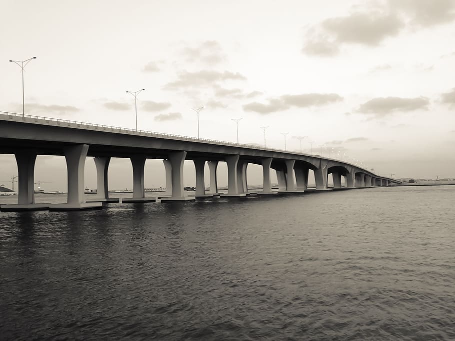 White and Gray Bridge on Body of Water, architecture, beach, calm waters HD wallpaper