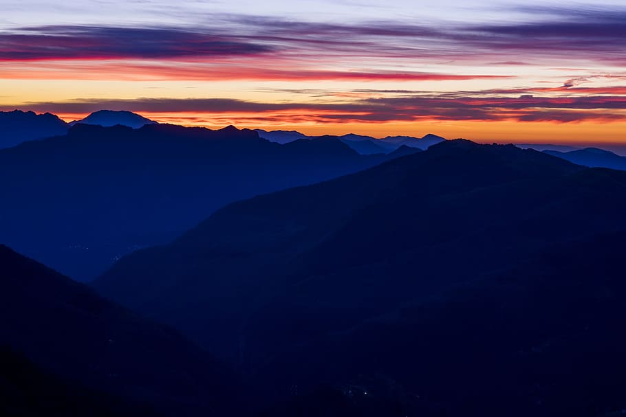 silhouette photo of mountains during sunset, sunset mountains HD wallpaper