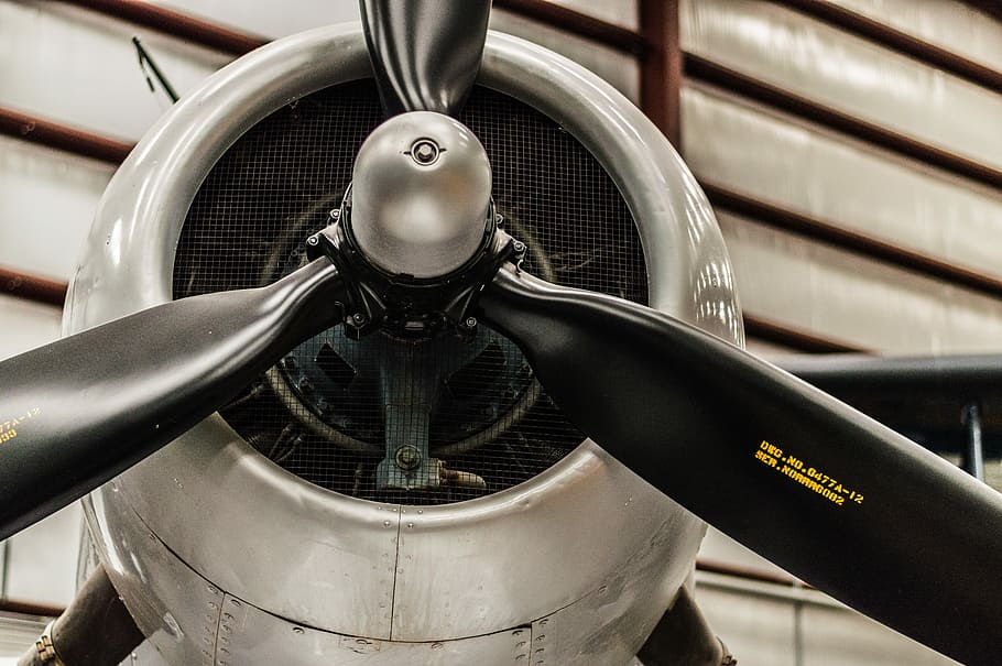 close up photography of plane's propeller, grayscale photography of propeller plane