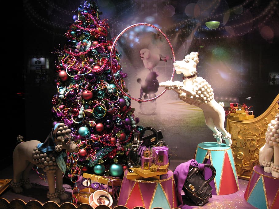 white dog figurine beside christmas tree inside the room, window HD wallpaper