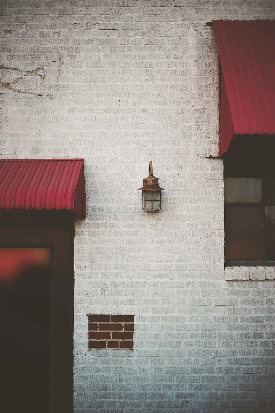 brown sconce on bricked wall, grey, canopy, red, architecture HD wallpaper