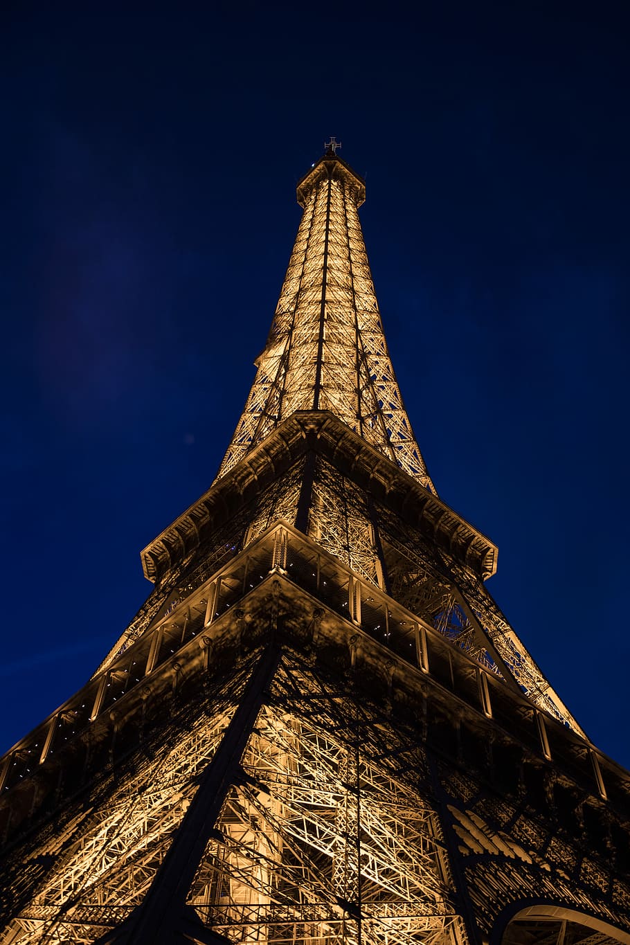 Eiffel Towel Paris, France, low angle photography of Eiffel Tower, Paris HD wallpaper