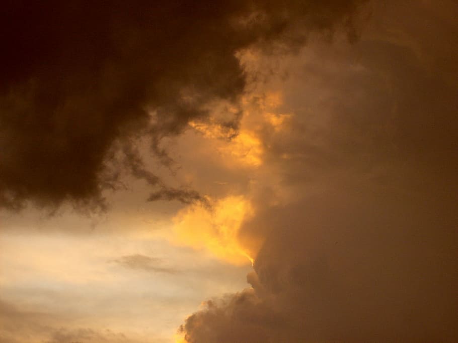 golden hour, thunderstorm, summer, dusk, sky, clouds form, dark clouds HD wallpaper