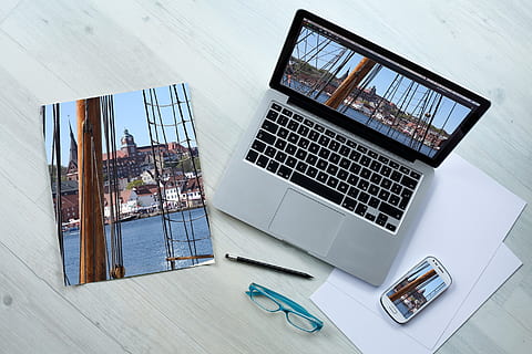 MacBook Pro on gray surface, mockup, design, device, own layout HD wallpaper