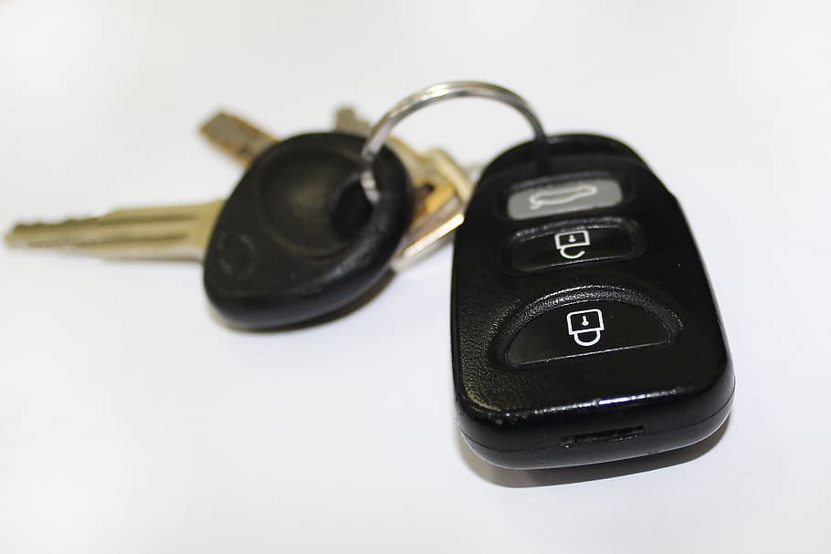 black and gray vehicle fob and keys on white surface, car key, HD wallpaper