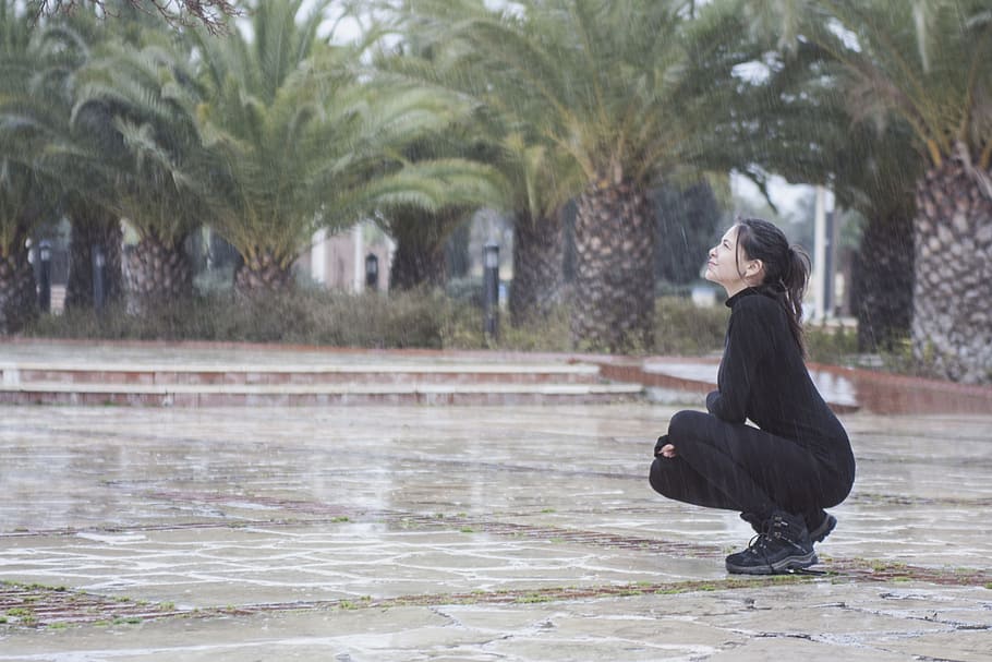 woman in black sweatshirt and leggings under rainy days, model, HD wallpaper
