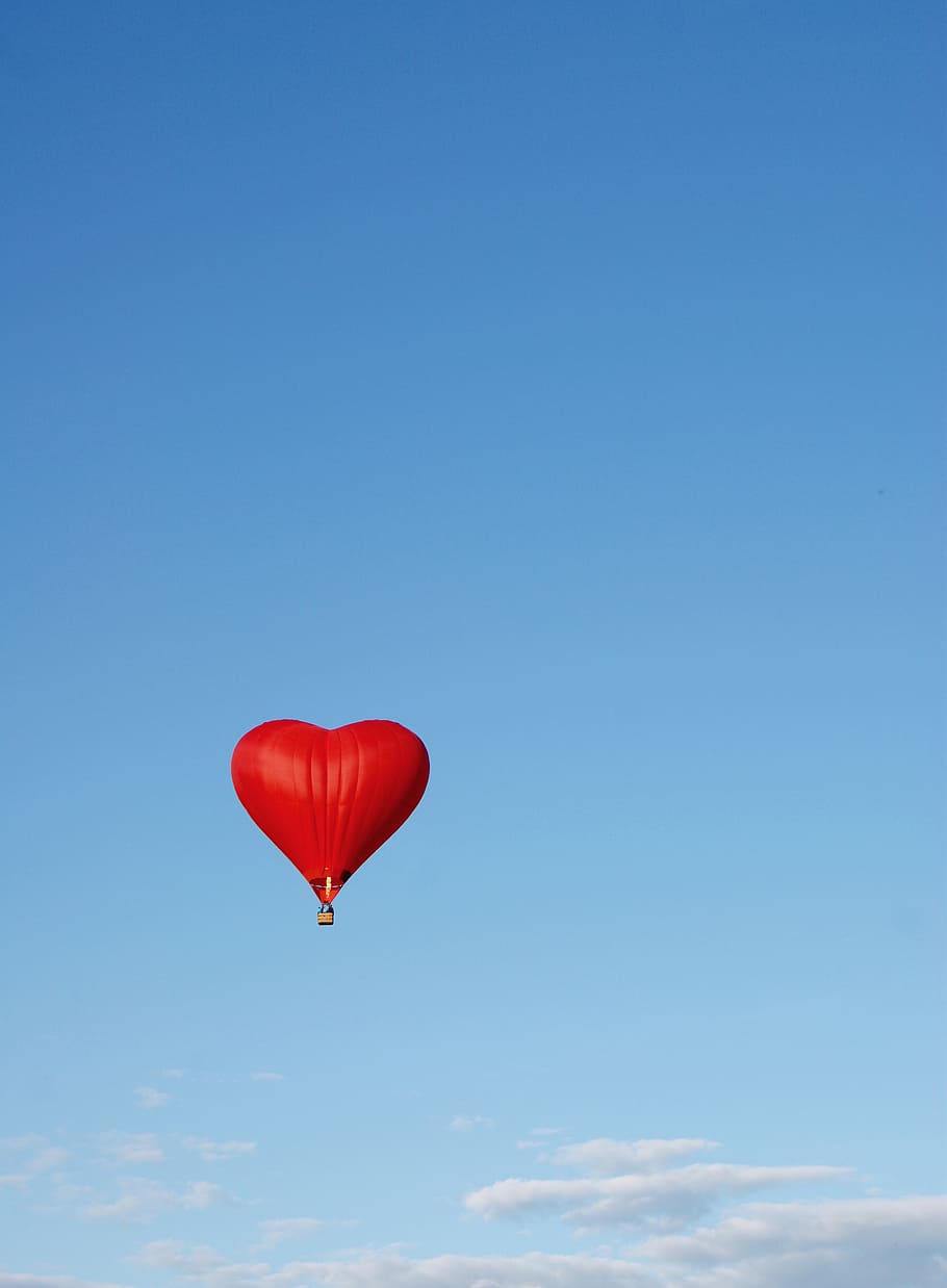 red heart hot air balloon flying on air, romance, sky, summer HD wallpaper