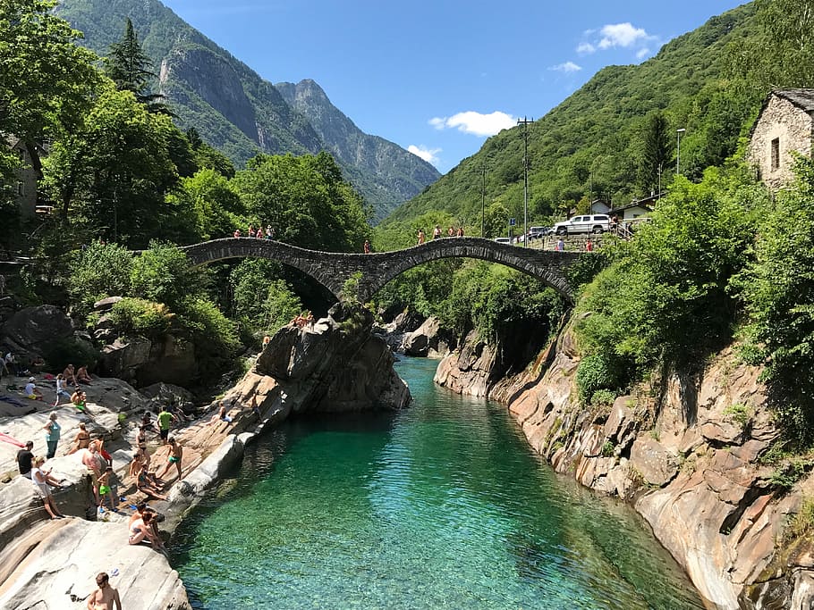 Bridge to River Jumping in Switzerland, river above bridge at daytime HD wallpaper