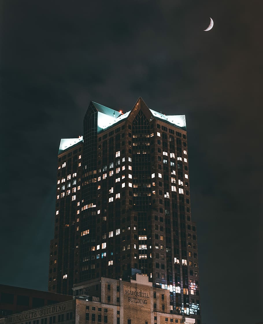 concrete building photo, gray concrete lighted building during nighttime HD wallpaper