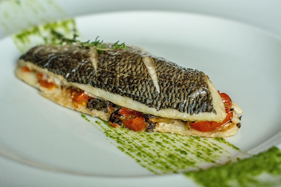 fish, spinach, dish, restaurant, food, food and drink, freshness HD wallpaper