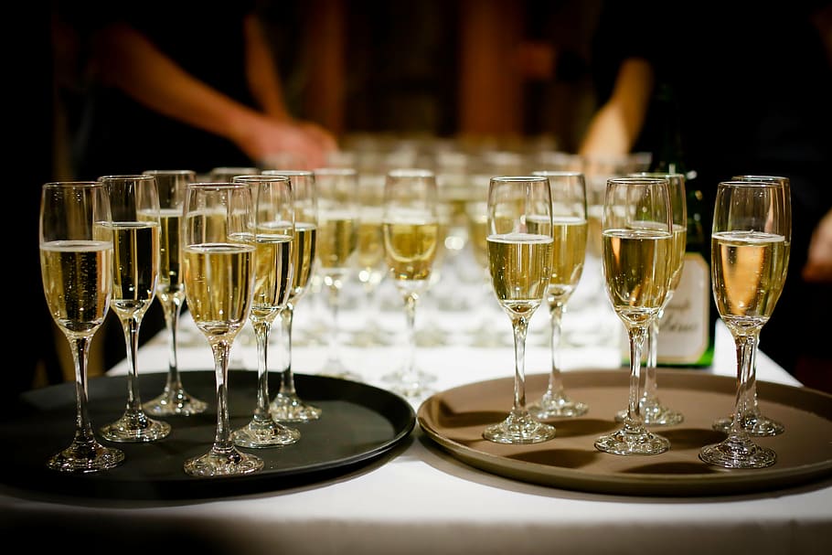 clear champagne glasses with champagne inside, drinks, alcohol, HD wallpaper