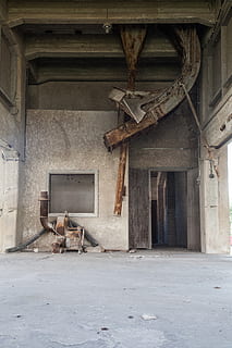 broken windows, brick wall, abandoned factory, empty, old, workplace HD wallpaper