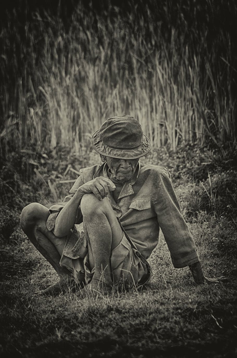 HD wallpaper: old man, black and white portrait, extreme poverty, poor  country | Wallpaper Flare