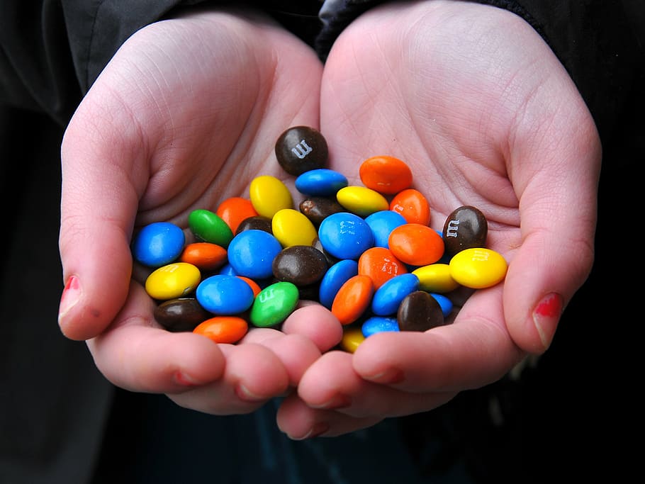 hands, sweets, love, cute, happy, colorful, m m's, human Hand HD wallpaper