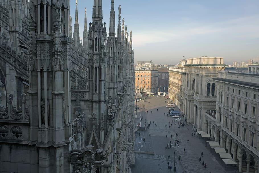 Duomo di Milano, gray concrete mid-rise building, cathedral, church, HD wallpaper