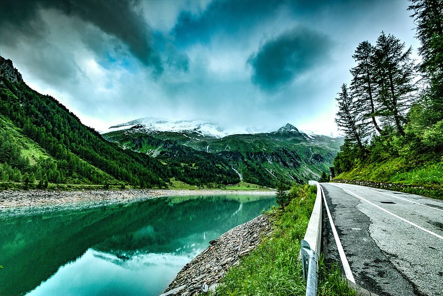 road, landscape, mountains, nature, asphalt, calm waters, clouds HD wallpaper