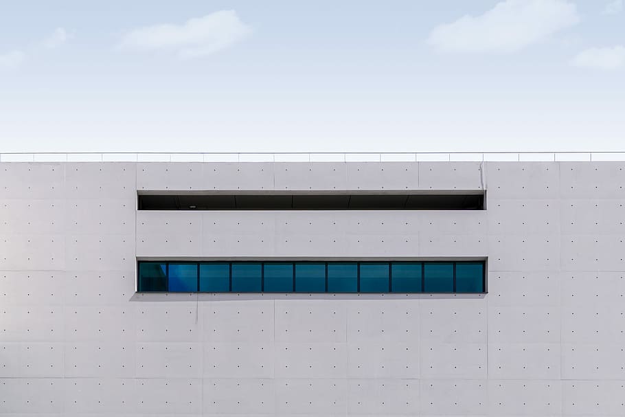 white concrete building, white concrete building with blue glass windows HD wallpaper