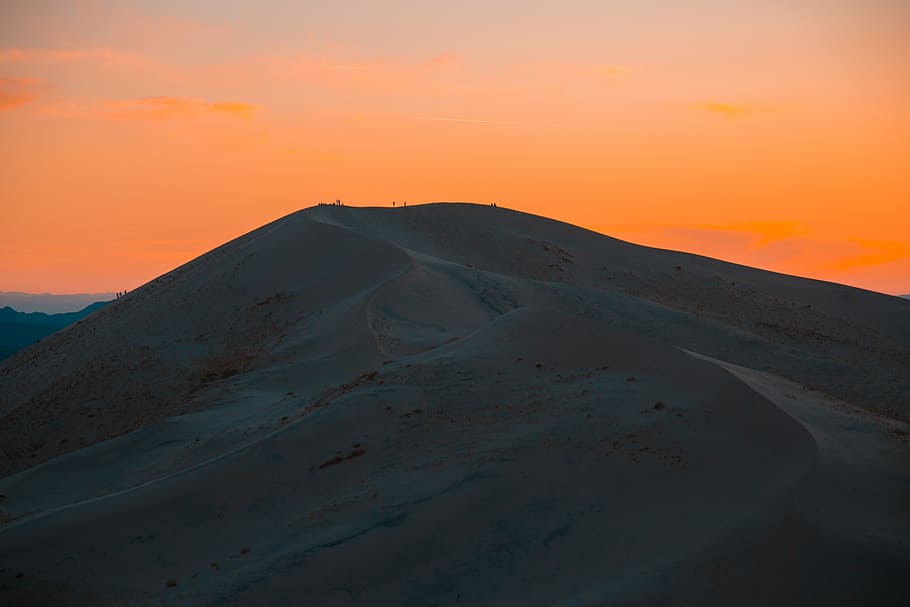 landscape photography of sand dune, brown sand during sunset HD wallpaper