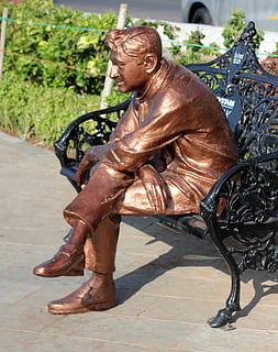 Dev, Anand, Statue, Bollywood, Actor, sitting, black, bench HD wallpaper