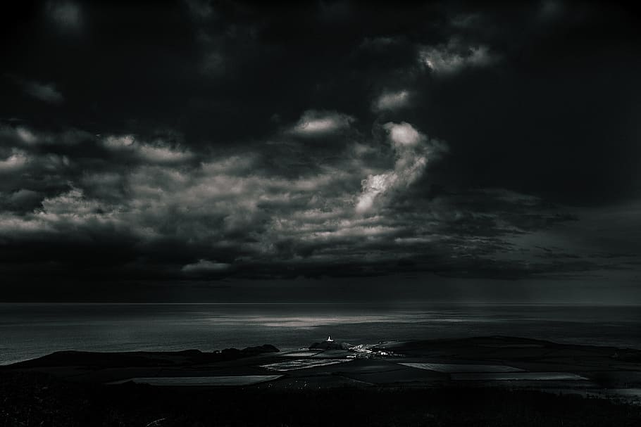 dark gloomy sky photo, low light photography of cloudy sky, horizon HD wallpaper