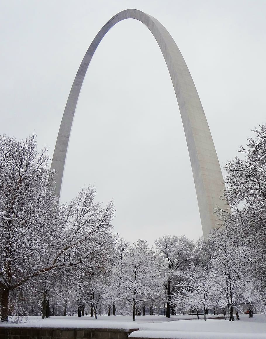 gateway-arch-saint-louis-snow-winter.jpg