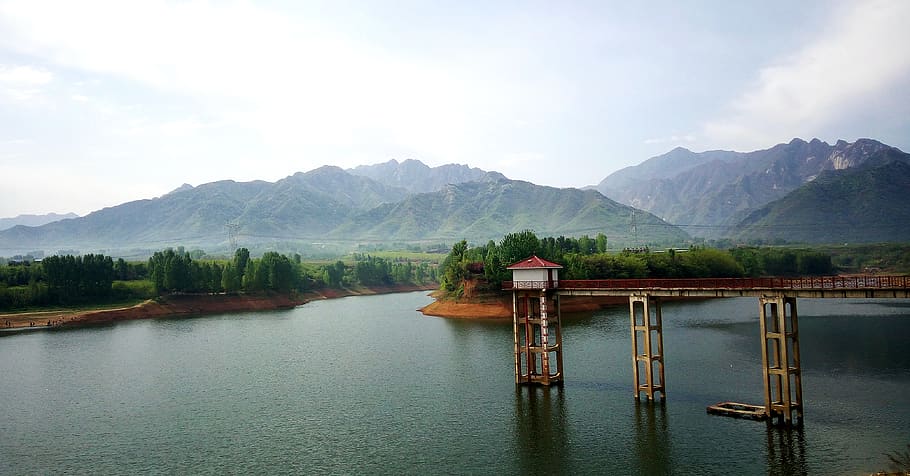 qinling, the turquoise water of the lake, xu ravine, on the fort sub