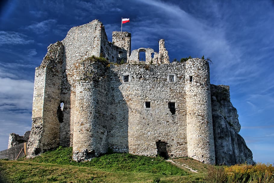 flag on gray concrete building, mirow, castle, monument, poland HD wallpaper