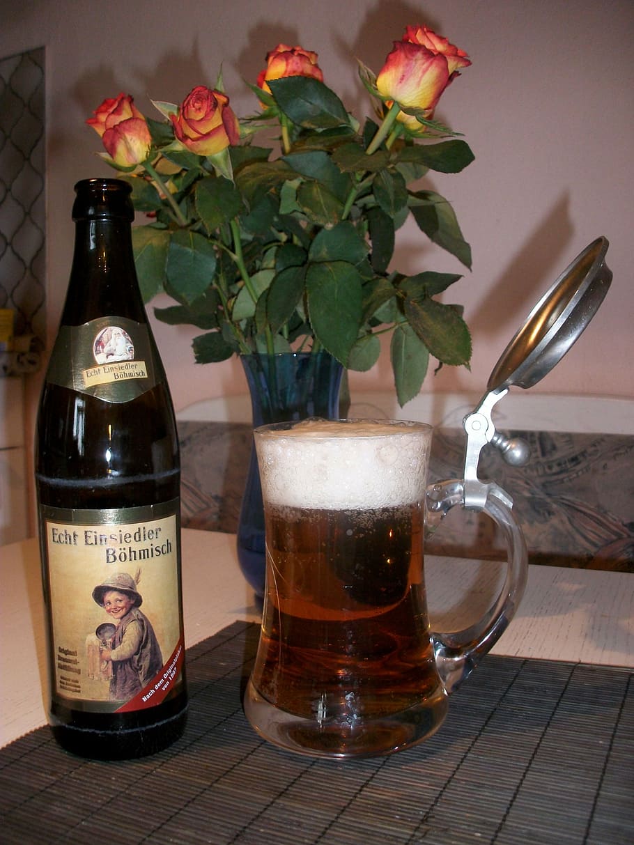 beer, bottle, beaker, flower, roses, beer glass, bierseidel HD wallpaper